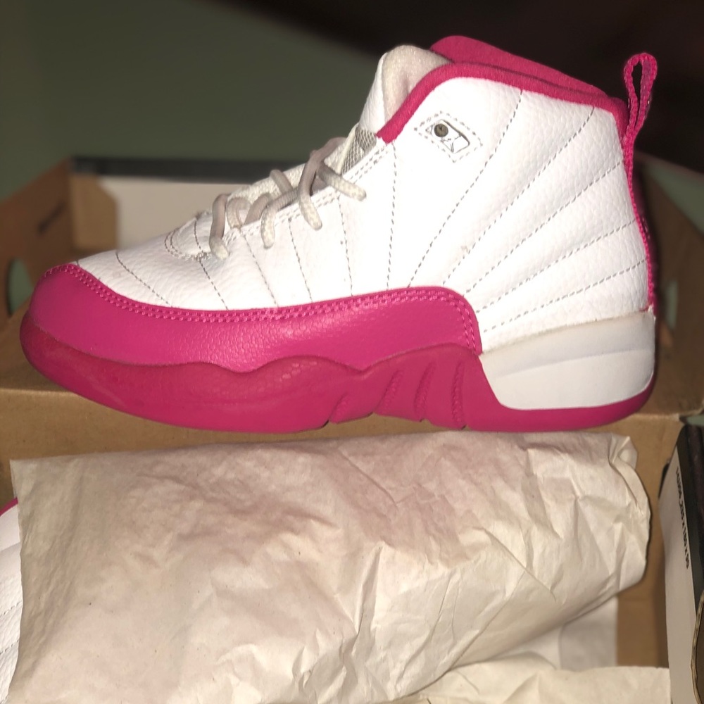 PINK AND WHITE CHILDRENS RETRO 12’s